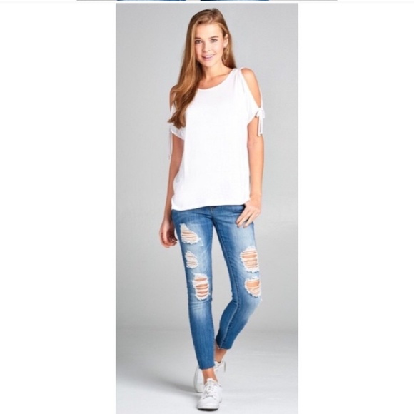 🌻NEW White Tie Sleeve Top - Picture 3 of 3